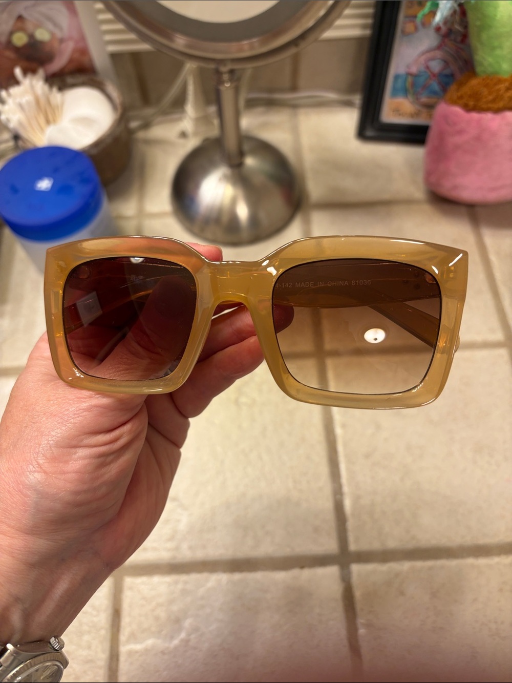 A.J. Morgan Square Oversized Sunglasses in Amber Brown